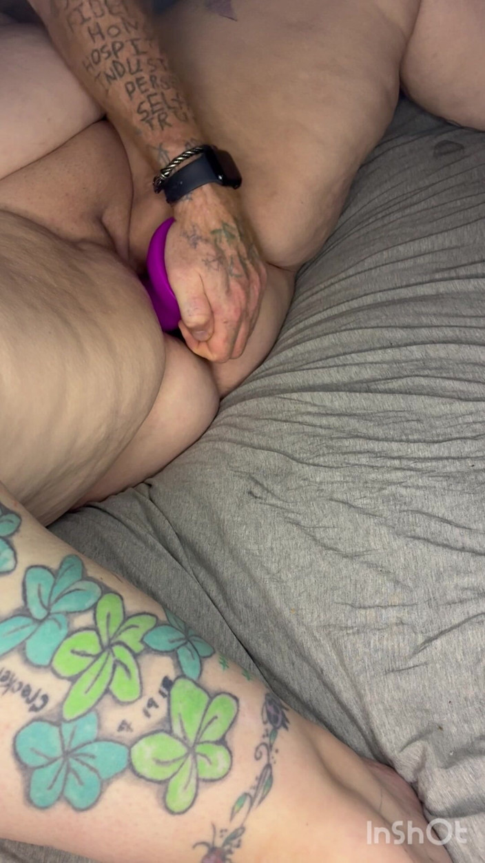 Freja88: BBW Takes on Big Dildo