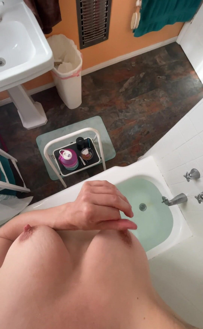VibeWithMommy: 第一人称视角洗澡时间！谁想念我的毛茸茸的库奇？！