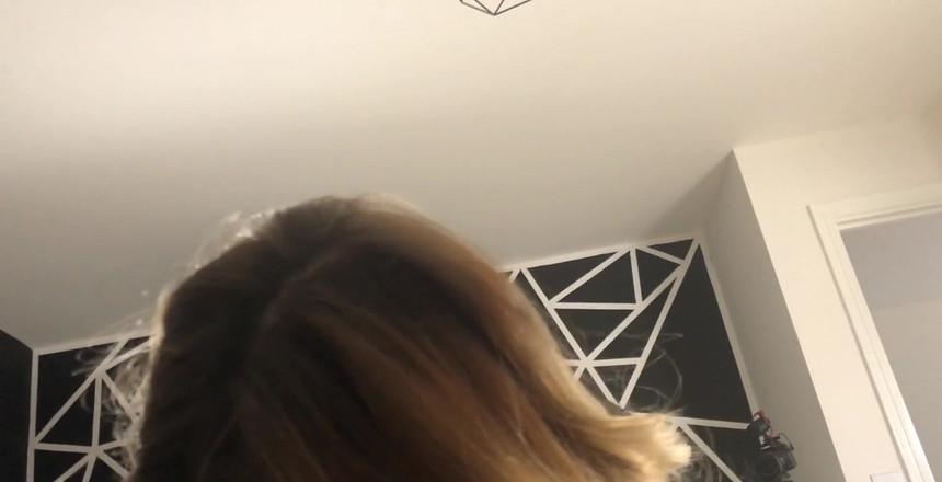 Samantha Flair: 그냥 얼굴 - 얼마나 지루한! 카메라를 가리키지 않은 것에 대해 그를 비난합니다. 나는 그의 마음이 이미 완전히 점령되었다고 믿는다.