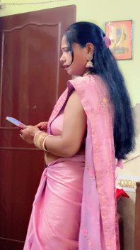 Desi Bhabhi Saree Look