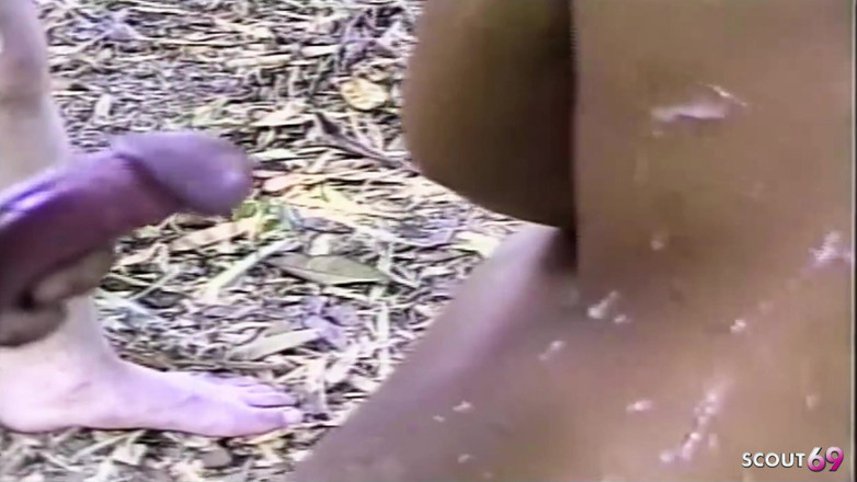 Shemale TS Collection: Latina tranny geneukt in strakke kont door drie jongens buitenshuis