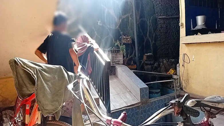 Famly sex: Üvey erkek arkadaşı çok heyecanlıydı