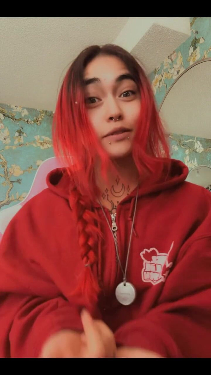 lilRavenFox: Chúng ta sống ngoài này