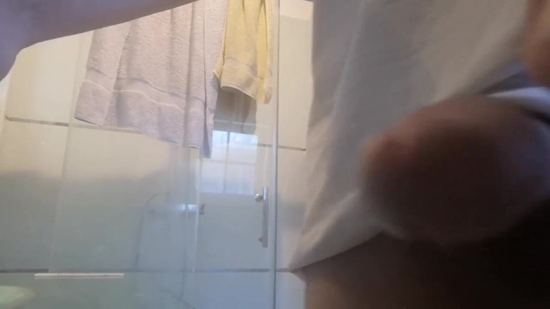 Rafael Torreano: Lelaki panas ditangkap kencing dan melancap