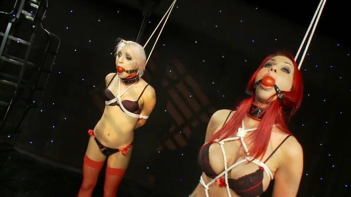 Hot Girlz: दो शरारती बंधन ठाठ हो जाता है हाथ टाई