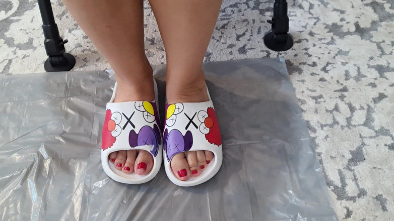 Adele Amber: SABBERN AUF DEN FÜSSEN