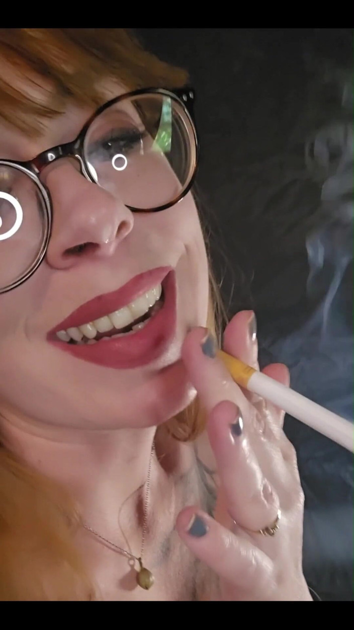 MistressThrope: Fumar vista lateral