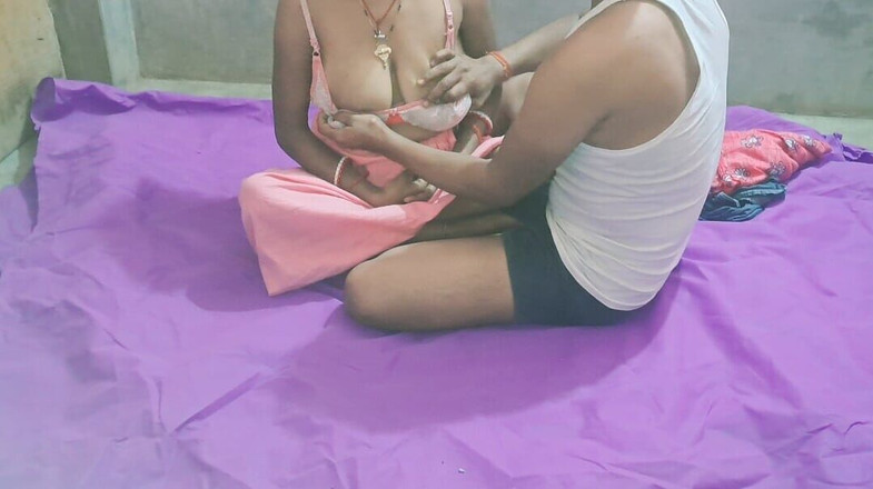 Trilokinath: Mami Kampung Buah dada panas menekan dan berkongkek