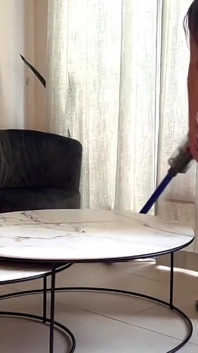 Mia La Femme De Ménage Se Fait Baiser Par Le Propriétaire