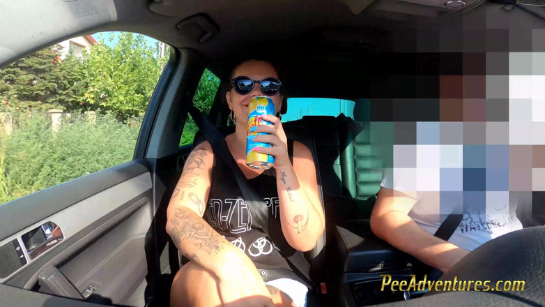 Pee Adventures: Chubby girls pee in her colants on a fitness session...