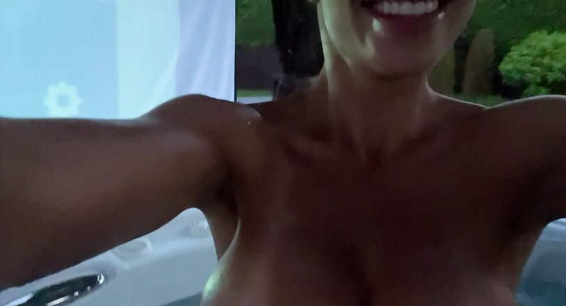 Miss Lexa: .i Want Some Alone Time tapi tetangga mereka meledakkan jenis...