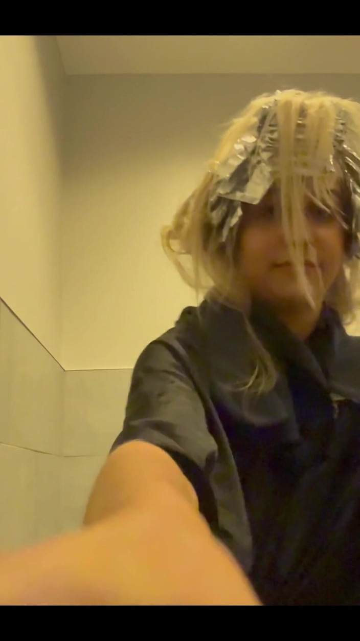 Tiffstreatsxoxo: Peeing Mid Hair Appointment
