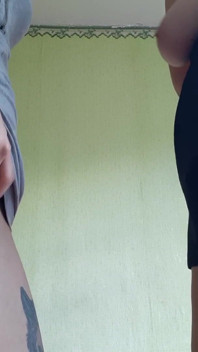 Awek kolej kurus melancap dengan cikgu MILF
