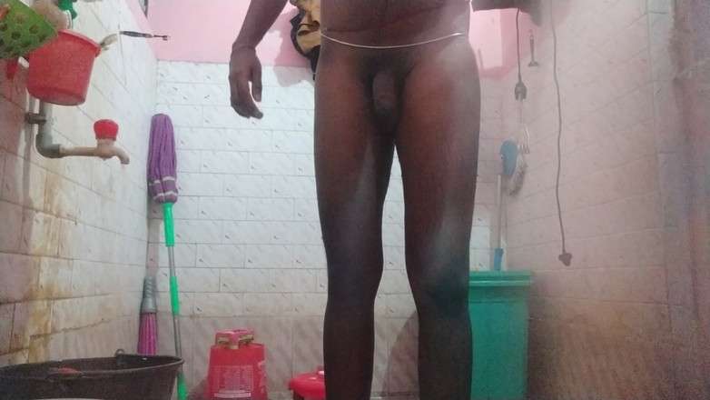 Tamil 10 inches BBC: Pertunjukan mandi seksi Tamil10inchesbc seksi