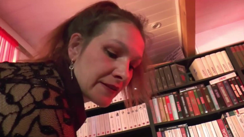 BDSM and co: La padrona Flo ha smesso questi due sottomessi con le...