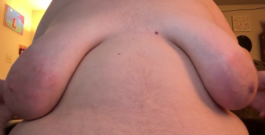 Moobdood: Visar mina stora bröstvårtor