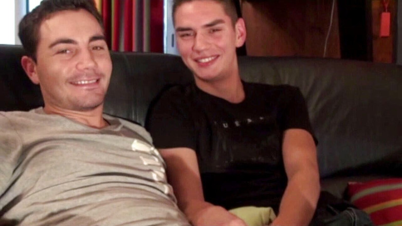 FRENCH PORNSTARS FUCKERS: Il giovane gay Max viene scopato da julien