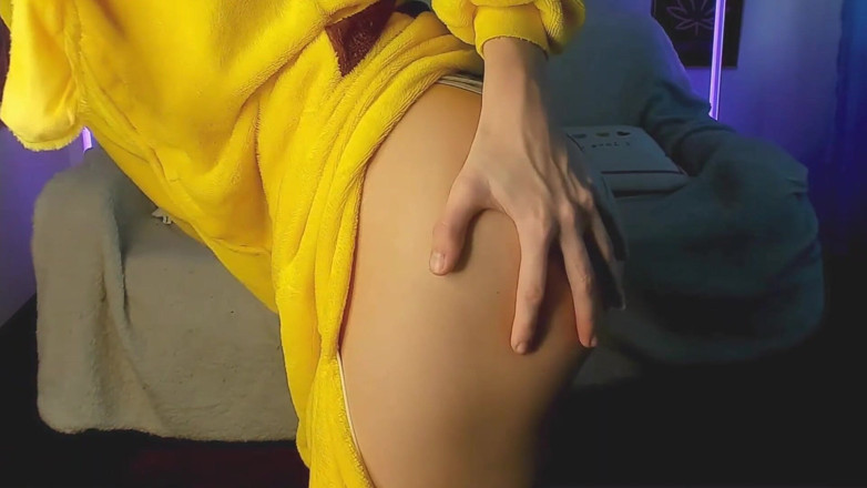 Skinny_lady69: Juicy cosplay