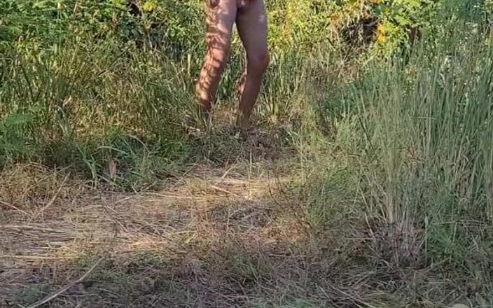 Wanker forever: Chlápek chčije, honění a stříkání na nudistické pláži