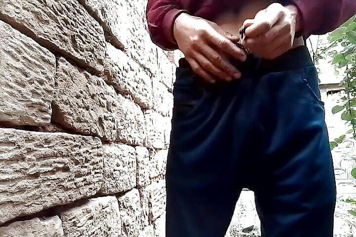 Gangbang straight: Ванна кімната на відкритому повітрі