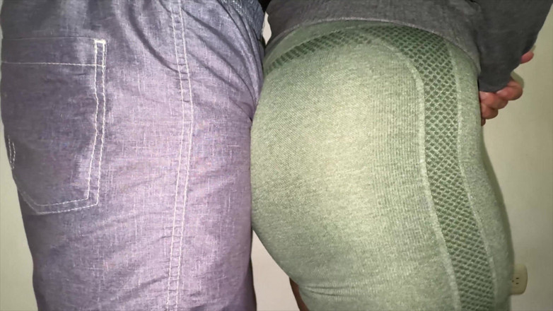 CoupleOfHotSins: Omylem Se Dotkne Cizího Velkého Čůráka Ve Frontě