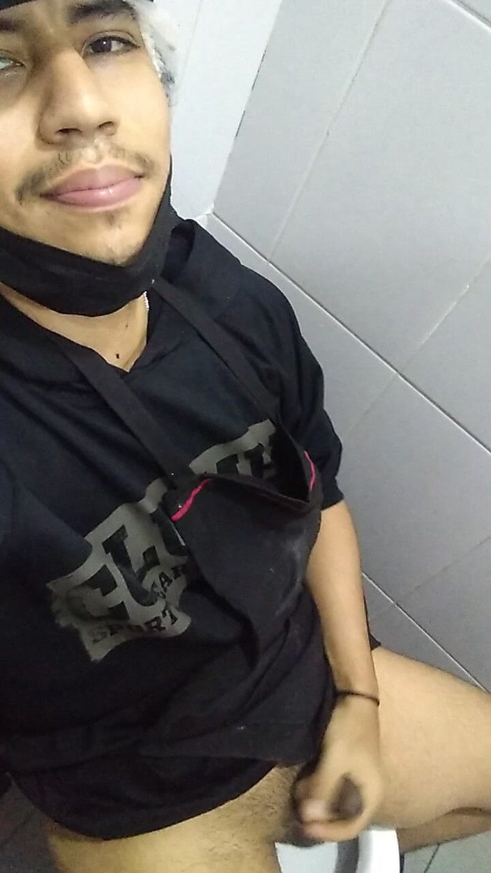 AlexAlejandro13: Eu te deixo excitado no banheiro