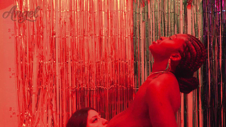 Angel Big B: Behind the Scenes - Sucking the Naughty Girl in the Middle...