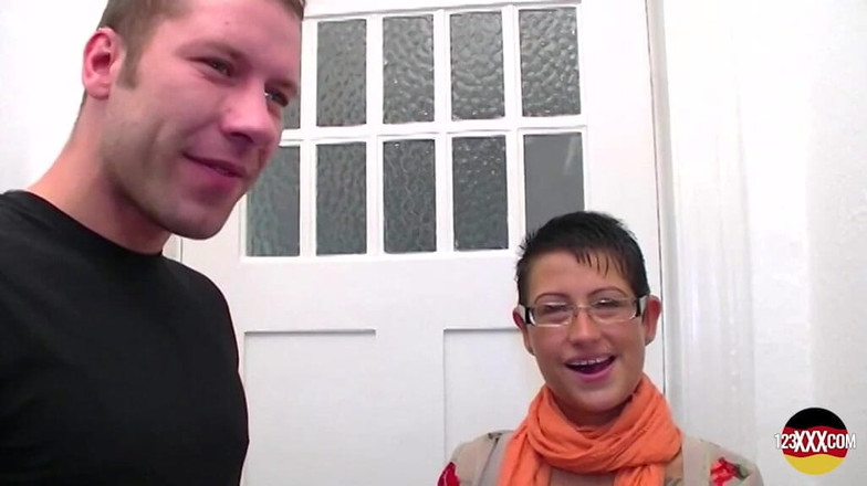 123XXX - 100% Amateurs: Užijte si sledovat, jak tato tetovaná děvka šuká