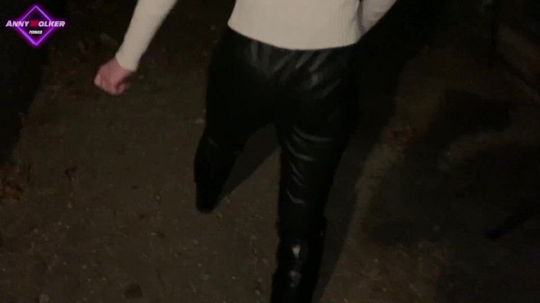 Anny Walker: Teens Have Sex During a Party