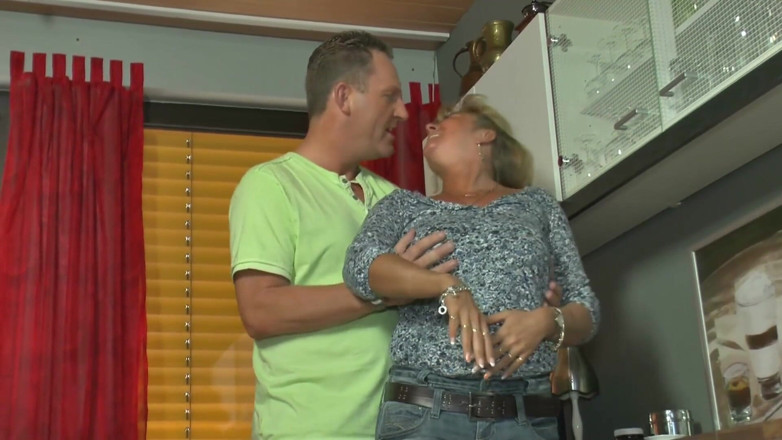 Mature Climax - 100% Mature Videos: Un couple mature a des fétiches bizarres