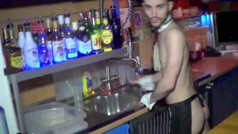 Sex with companion boy: Трахав у туалеті Сейкс Янг