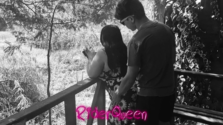 Riderqueen: Podvádějící manželka je ošukaná mladým sousedem na balkóně ... prezentace pro...
