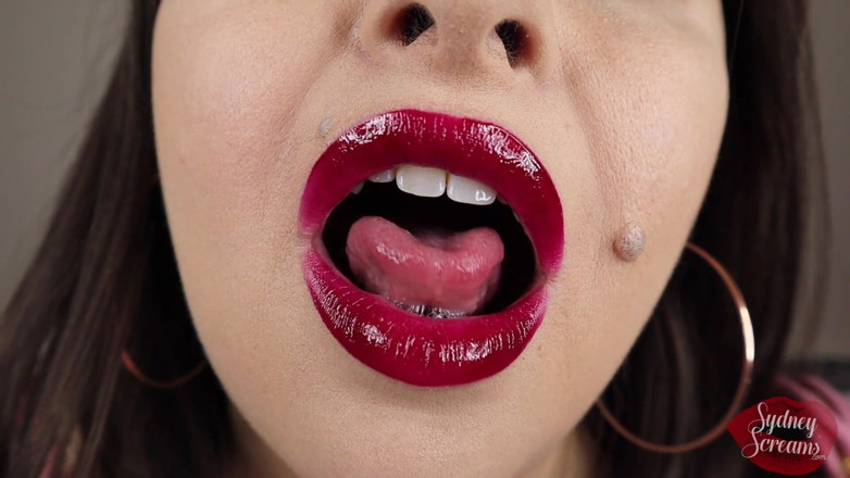 Sydney screams fetish: First Date Kissing