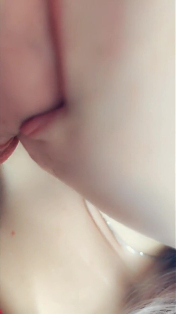 CrazyPhCouple: 若手美女から早い