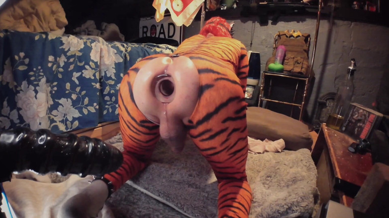 Tiffany Ciskiss: Zadek dívka Tiffany Ciskiss Cosplay Tigra Pt 2 Femboy Šukání obrovské hračky