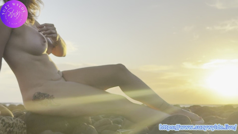 Suzy Wylde: Squirt by the Sea Featuring Suzy Wylde