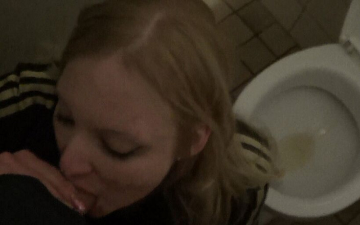 Master of porn: Ngentot di toilet klub malam