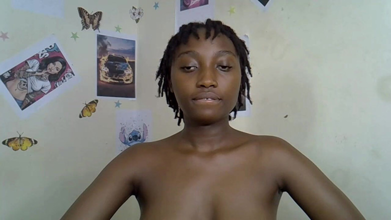 Maeeyxx: Come on Top of Me Babe