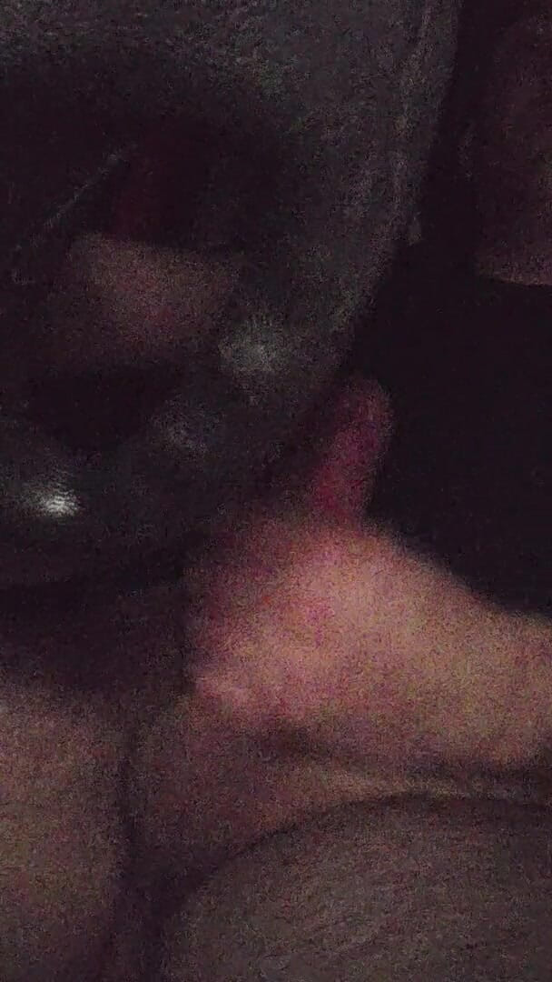 Incredible Dick: Napalony facet szarpie się w ciężarówce