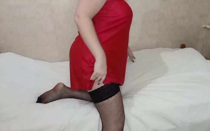 Whitekitten: Vestido vermelho meias pesqueiras provocando