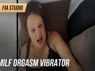 Fia studio: Milf orgasm vibrator