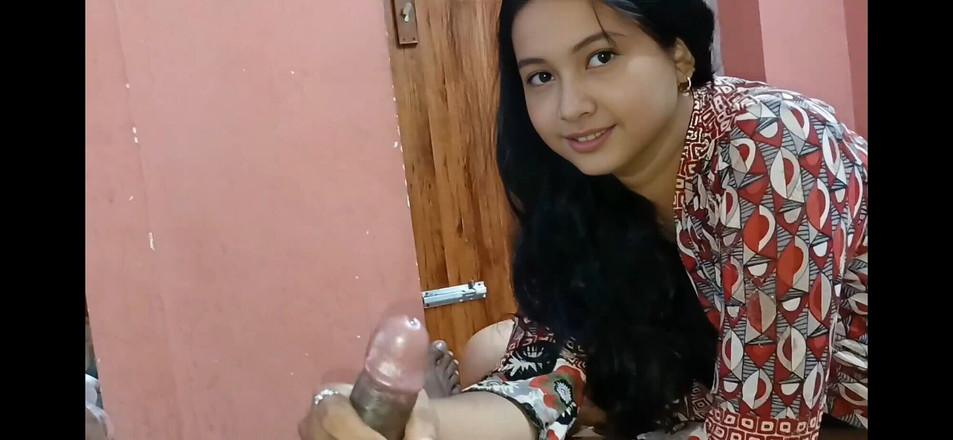 Apple Porn: Heiße stiefschwester hilft mit handjob beim masturbieren