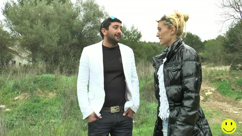 French Amateur Porn: Sarışın Arap emlakçı satılık sikişiyor