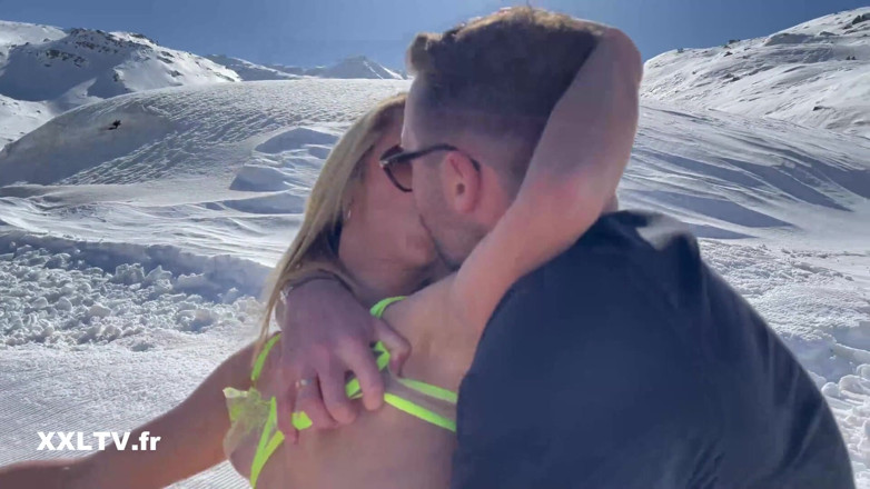 XXLTVFR: Snowy Sex Break