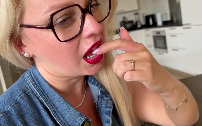 Anna Lynx: Lange nagels tikkende fetisj asmr