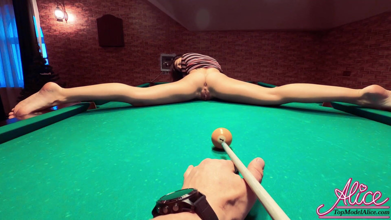 Alice KellyXXX: Lover pussy fucking me cue to orgasm on the pool...