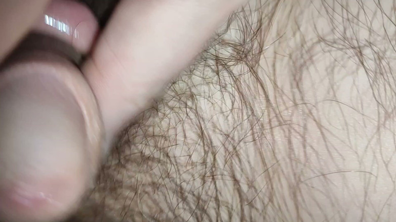 Badjik69: Süßer, natürlicher Femboy springt auf ein Fischgrät und kommt in...