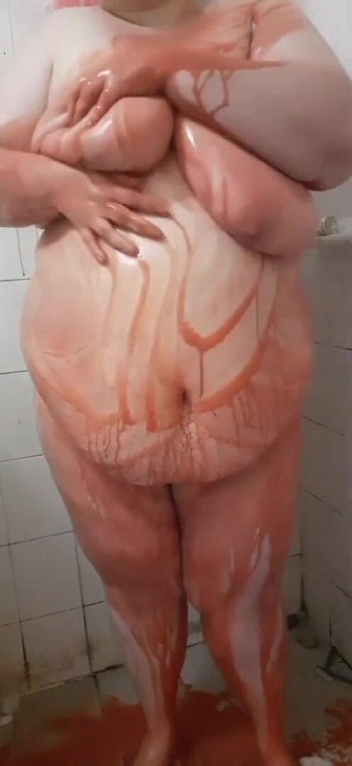 LaLaDelilah: Body paint pouring BBW