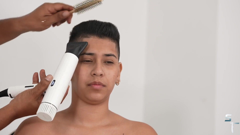 Shave Flix: Dayna