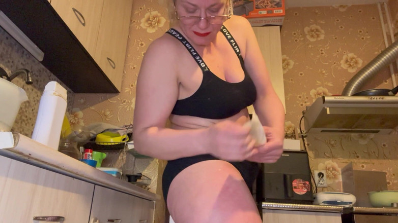 Putarankahotmilf: Tẫm hông của tôi, rất đau nhưng trở nên mềm mại...